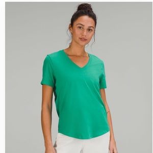 Lululemon Love V-Neck T-Shirt Size 18